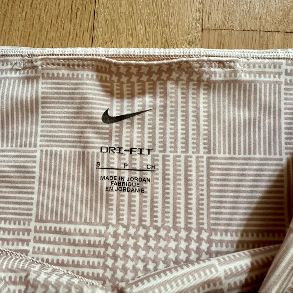 Nike - One Luxe Mid-Rise 7/8 Printed Campus Tight - Picture 5 of 15